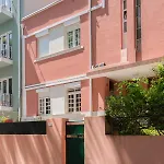 House Center - With Garage
