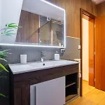 House Center - With Garage *