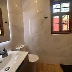 بيت للعطل House Center - With Garage بورتو