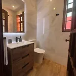 House Center - With Garage *