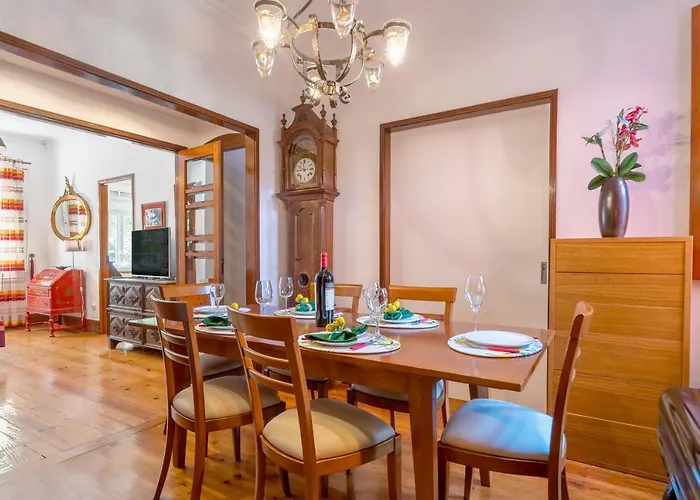 House Center - With Garage 波尔图