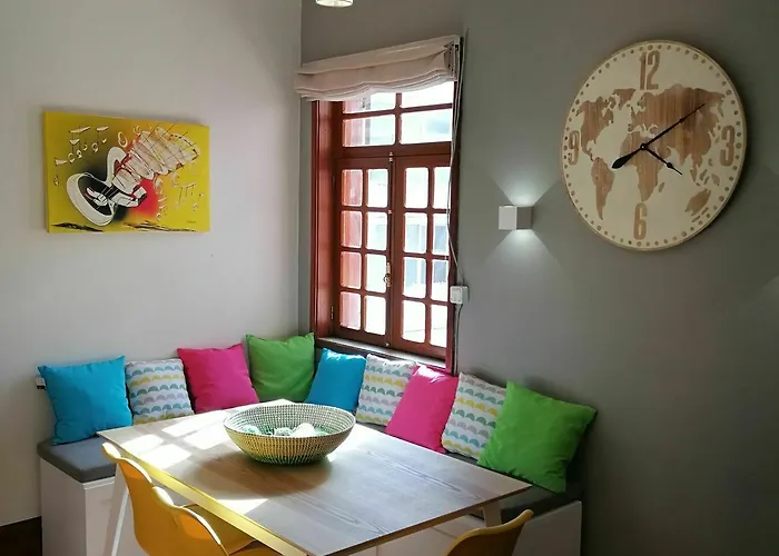 House Center - With Garage *