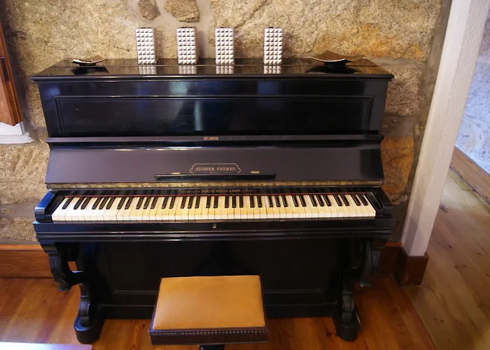 House Center - With Garage