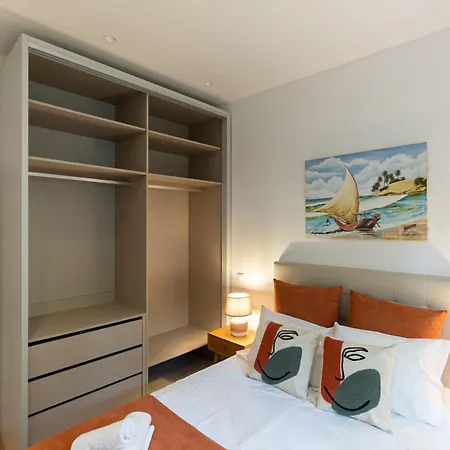 Сasa de vacaciones House Center - With Garage Oporto