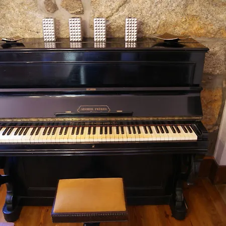 House Center - With Garage