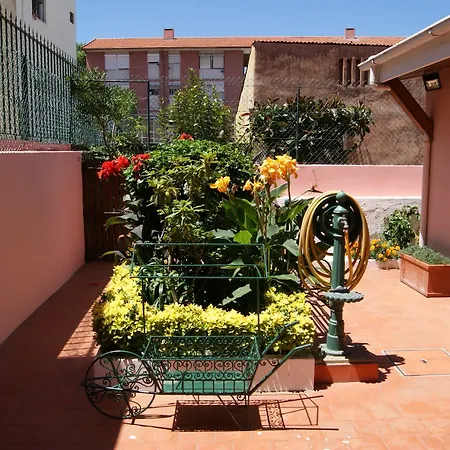 House Center - With Garage بيت للعطل