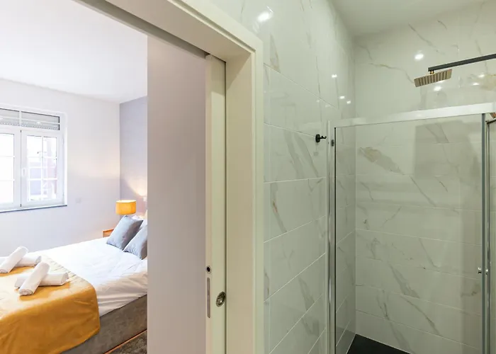 House Center - With Garage Oporto