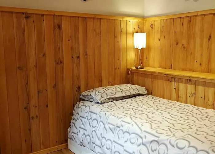 House Center - With Garage