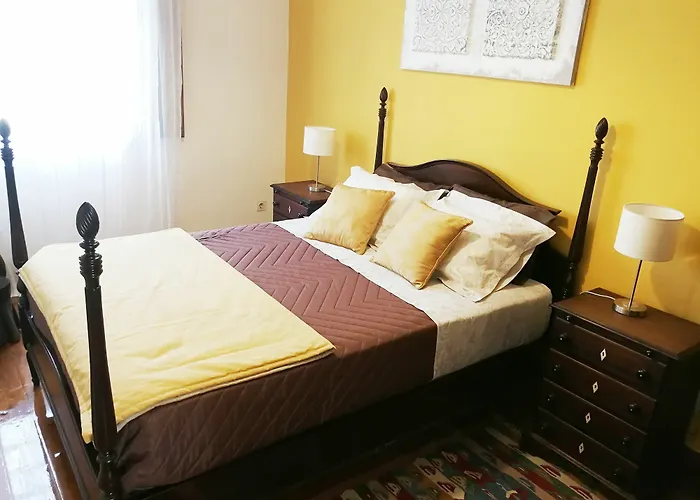 House Center - With Garage Oporto