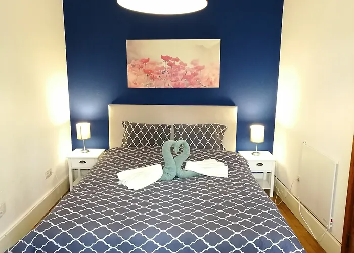 House Center - With Garage