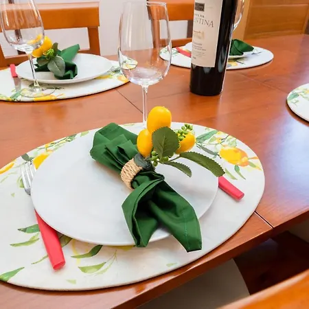 בית נופש House Center - With Garage פורטו