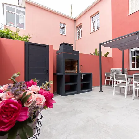 בית נופש House Center - With Garage *