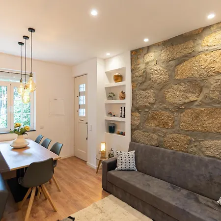 בית נופש House Center - With Garage *