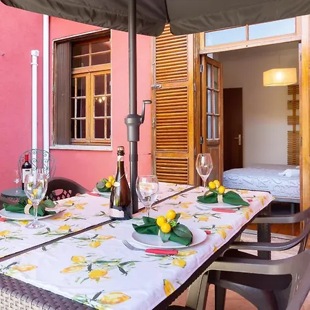 House Center - With Garage Dom wakacyjny Porto