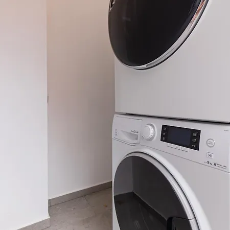 House Center - With Garage