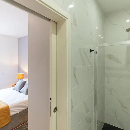 House Center - With Garage Porto