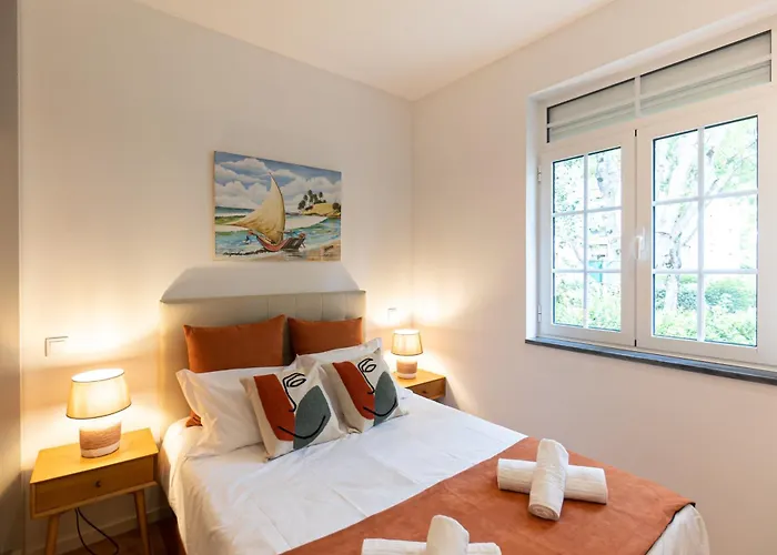 House Center - With Garage 度假居 *